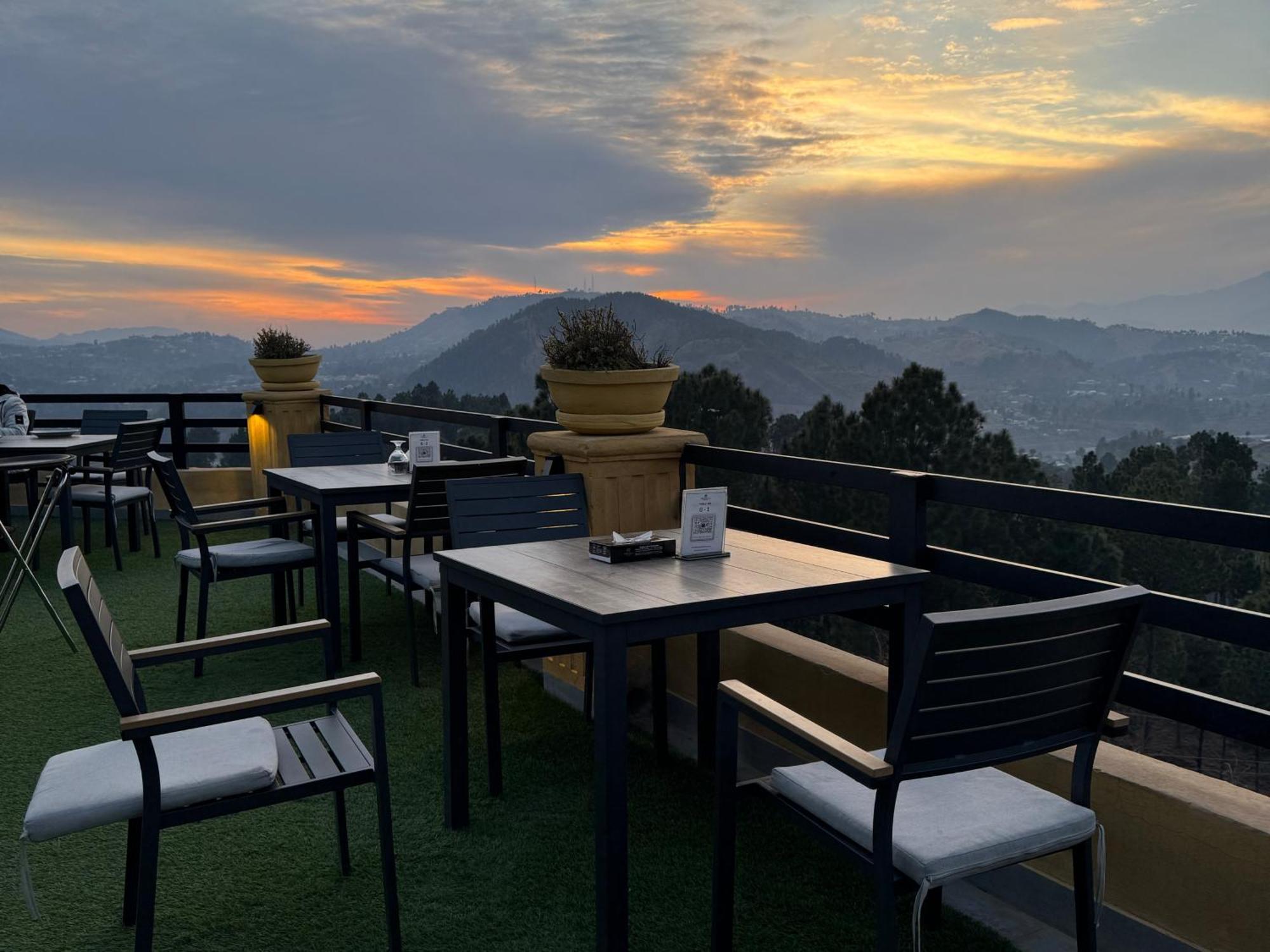 Hidden Hills Hotel & Resort Mansehra Eksteriør billede