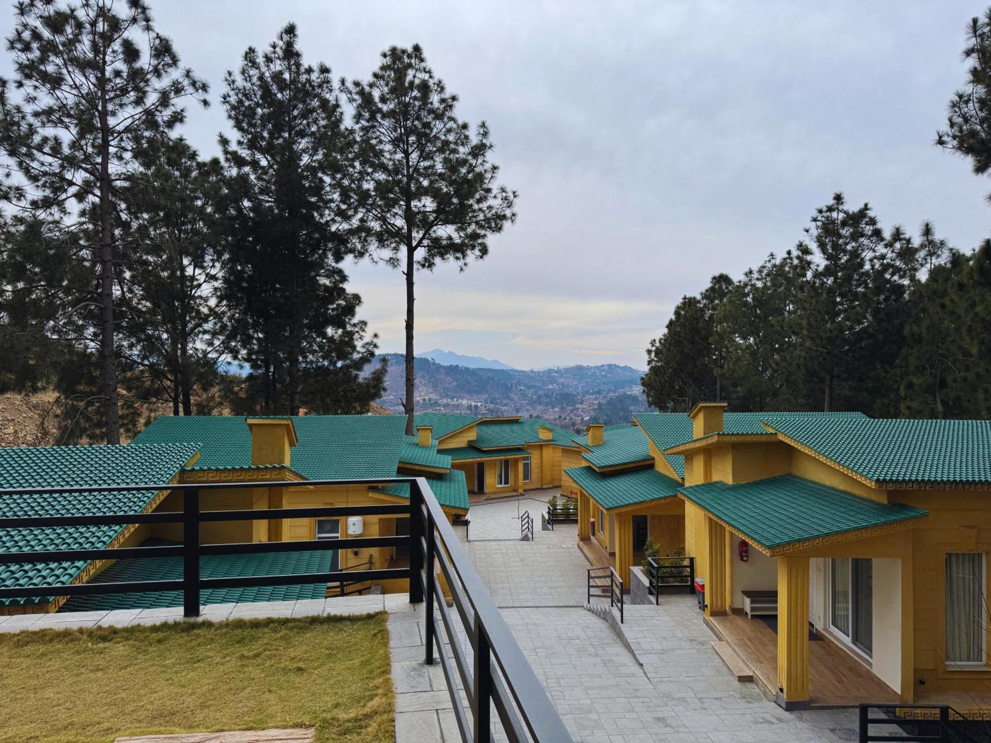 Hidden Hills Hotel & Resort Mansehra Eksteriør billede